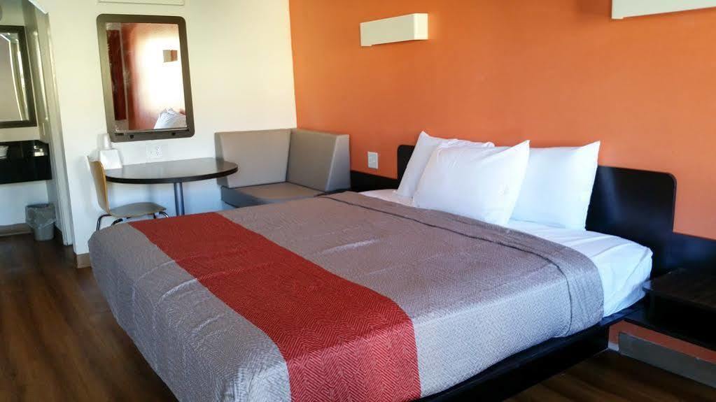 Motel 6-Blue Springs, Mo 외부 사진